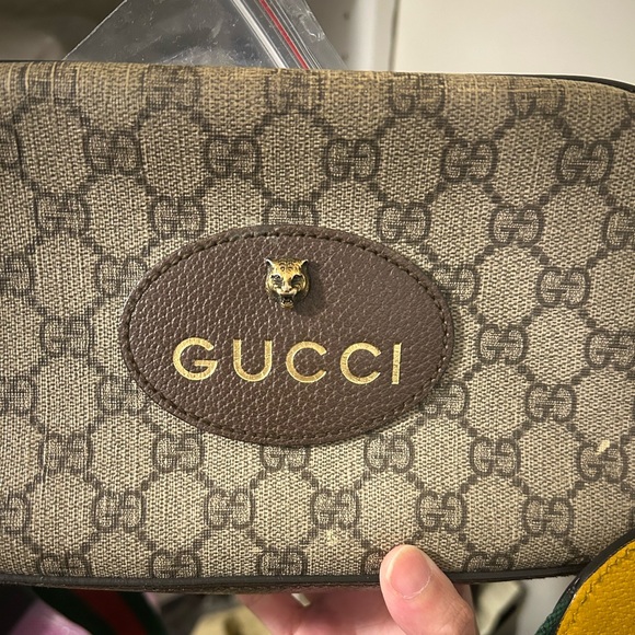 Authentic Gucci Beige and Brown Crossbody Bag with Green and Red Strap - Picture 9 of 10